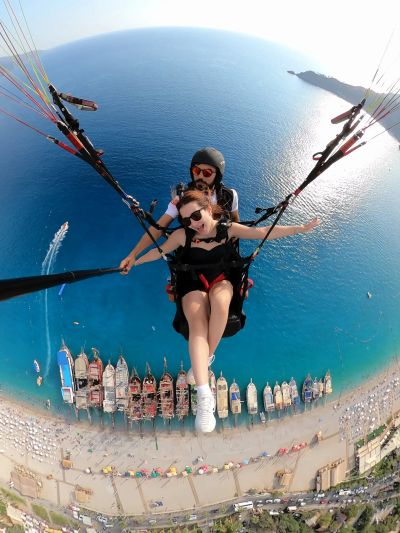 Muhteşem dağ manzarası eşliğinde tandem uçuş